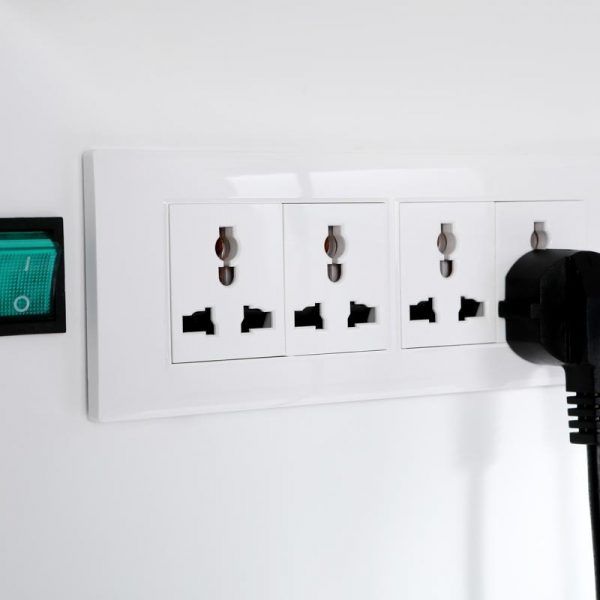 Table de manucure avec aspirateur pour institut et SPA